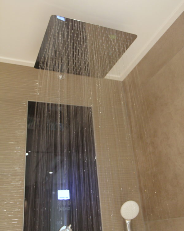 Upfall shower