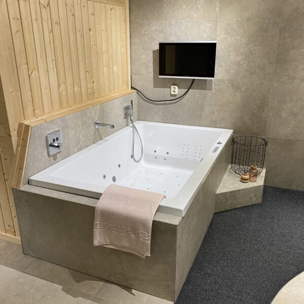 B&J Milano 4