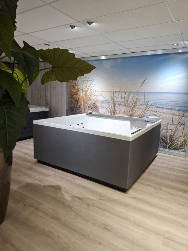 Novellini Divina XL Plus