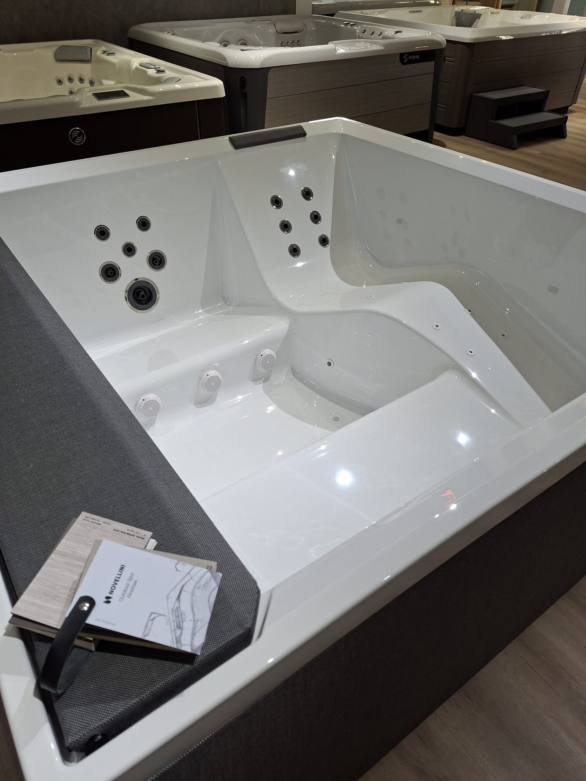 Vrijstaande baden en whirlpool design
