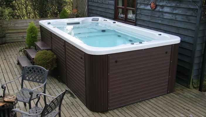 Jacuzzi of zwembad