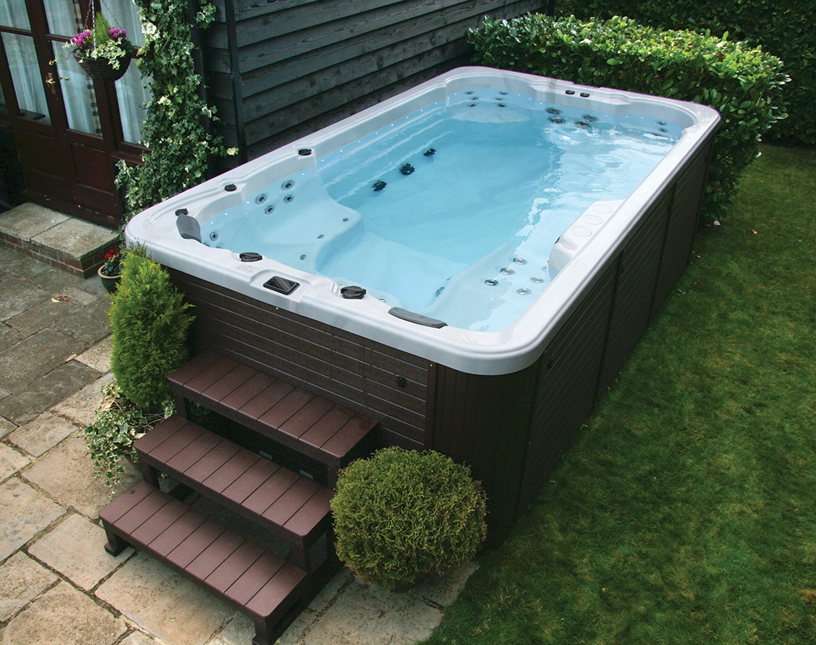 luxe jacuzzi
